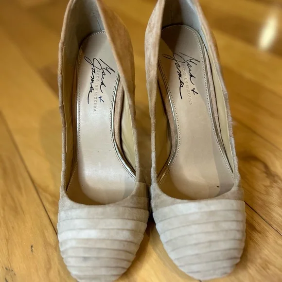 Badgley Mischka Taupe Suede Heels for Women - Picture 5 of 12